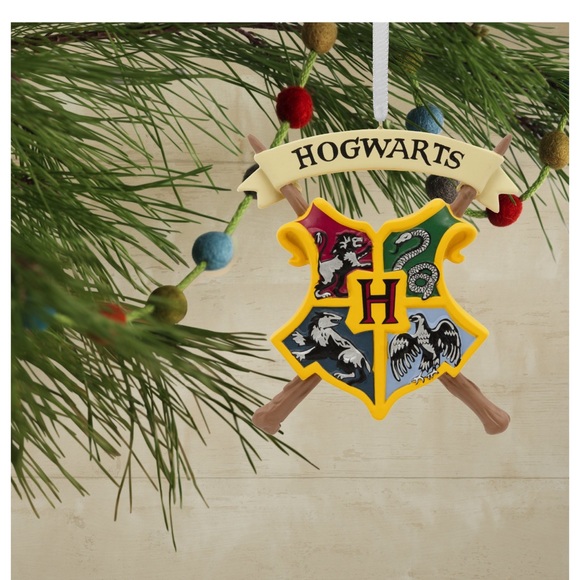 NWT Harry Potter Hogwarts crest Christmas tree ornament - Picture 4 of 7